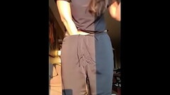 Hottie pumps her hairy cunt until cum Thumb