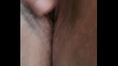 La peque&ntilde_a Andy tocandose a falta de verga Thumb