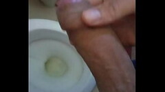Gostoso de Goi&acirc_nia dotado gozando pauzudo Thumb