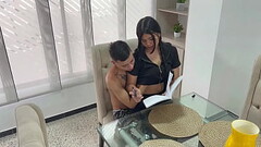 Ayudando a mi hermanastra con su tarea de sexolog&iacute_a. Thumb
