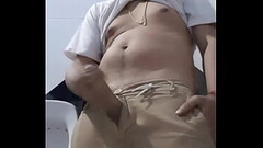 Gay batendo uma Thumb