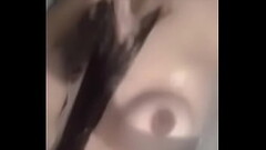 rica jovencita ba&ntilde_andose Thumb